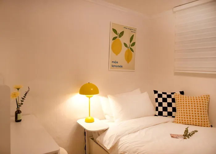 Petite Maison 홍대입구, 신촌 Hongdae